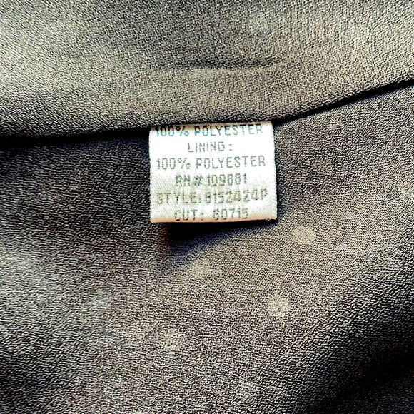 Donna Ricci Dress, NWT wrap around with attached fabric belt to tie. - Picture 8 of 8